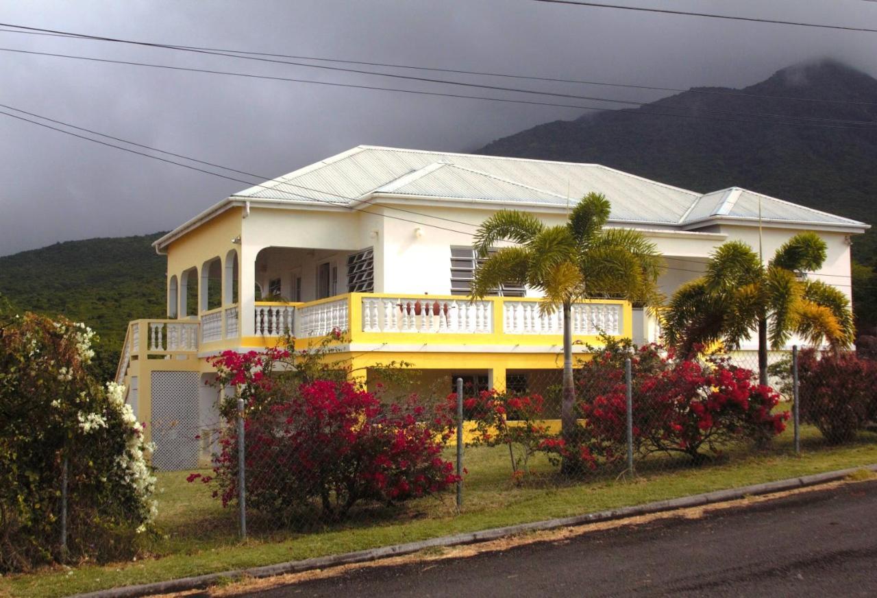 Villa Benito Nevis Exteriör bild